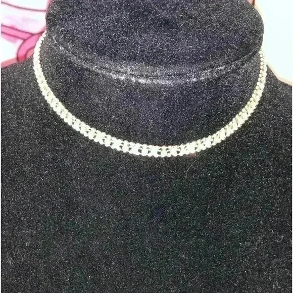 GOLD TONE SHINY CHOKER NECKLACE - Picture 3 of 4
